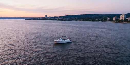 Retour au port au coucher du soleil